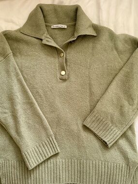 Abercrombie & Fitch Notch-Neck Collared Sweater